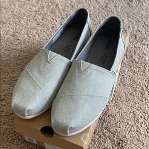 Toms Natural Glimmer Textured Woven, NWT, size 7.5